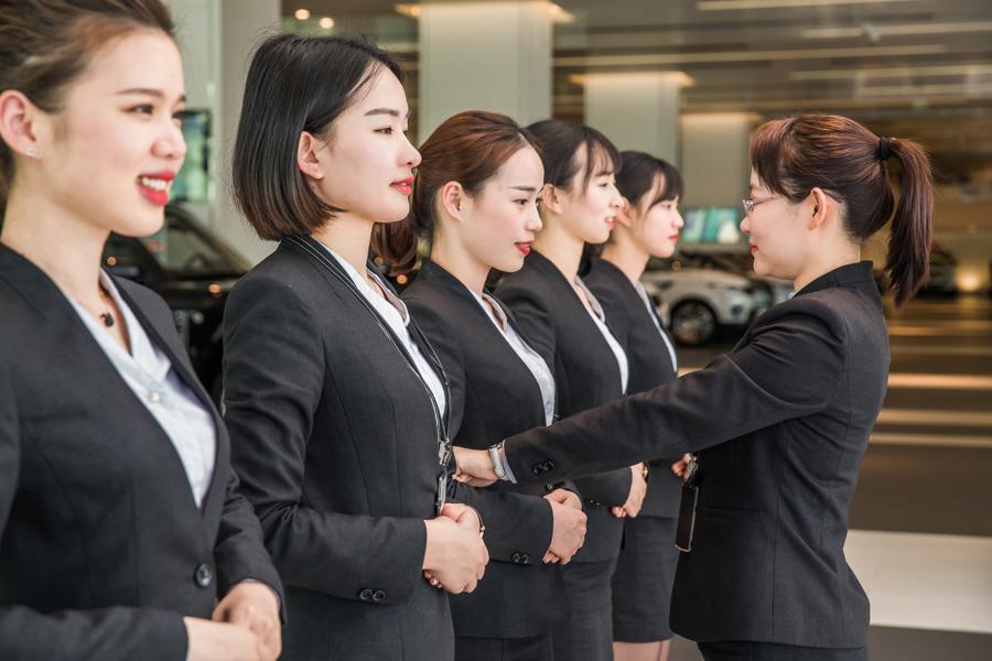 豪車銷售顧問氣質(zhì)都那么好,原來要接受這么嚴格的禮儀訓練