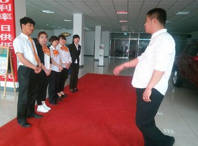 全民討論:4S店業(yè)務(wù)員(銷(xiāo)售顧問(wèn))真的很懂車(chē)嗎?